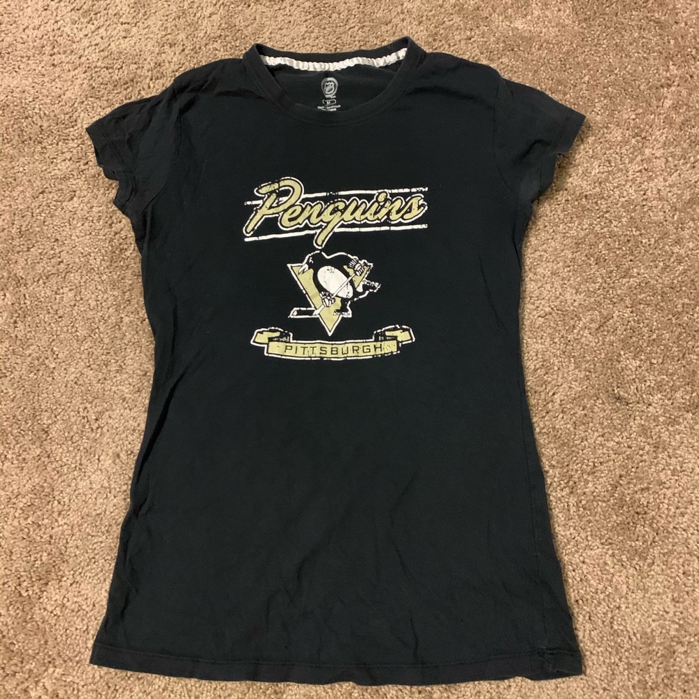 Women’s Pittsburgh Penguins NHL hockey t-shirt
